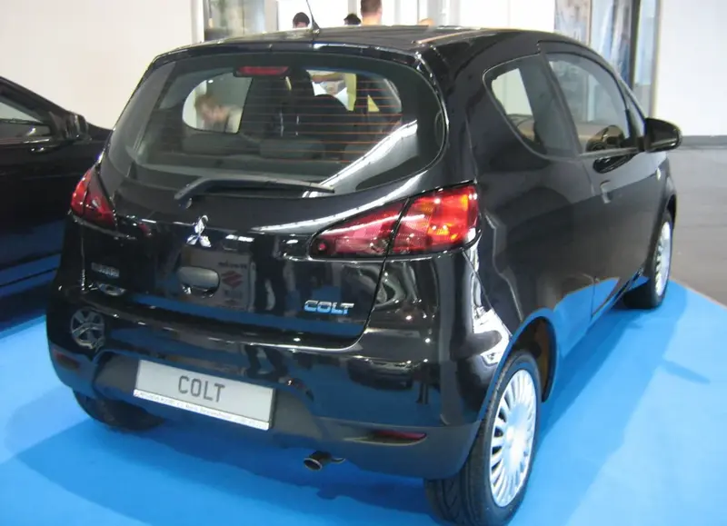 Mitsubishi Colt - 6