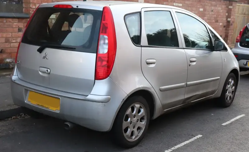 Mitsubishi Colt - 4