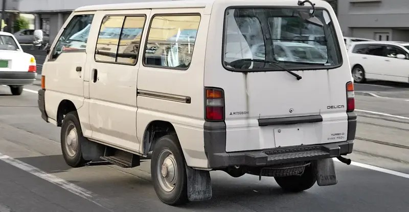 Mitsubishi Delica - 2