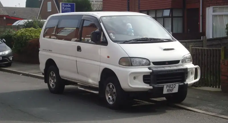Mitsubishi Delica Delica (L400)
