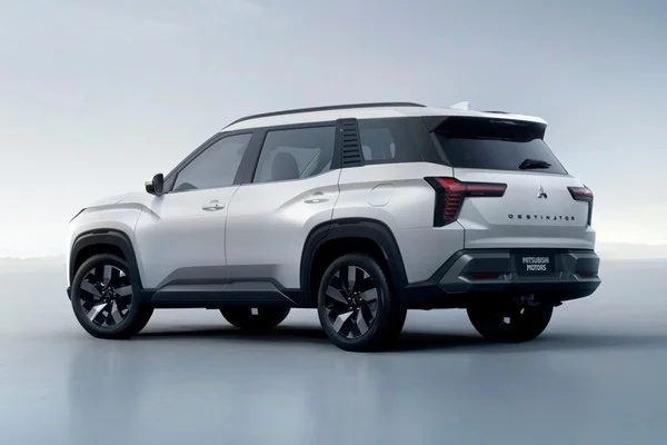 Mitsubishi Destinator Destinator