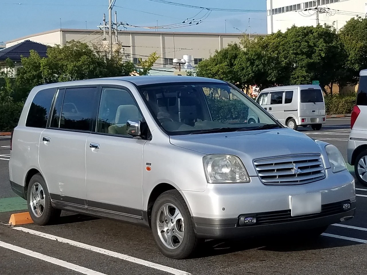 Mitsubishi Dion Dion