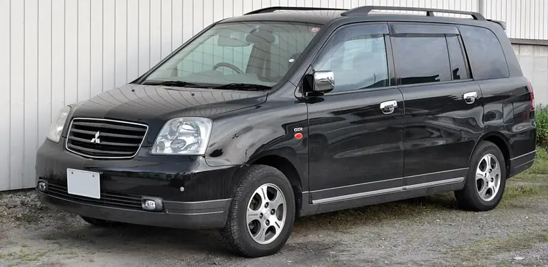Mitsubishi Dion - 2