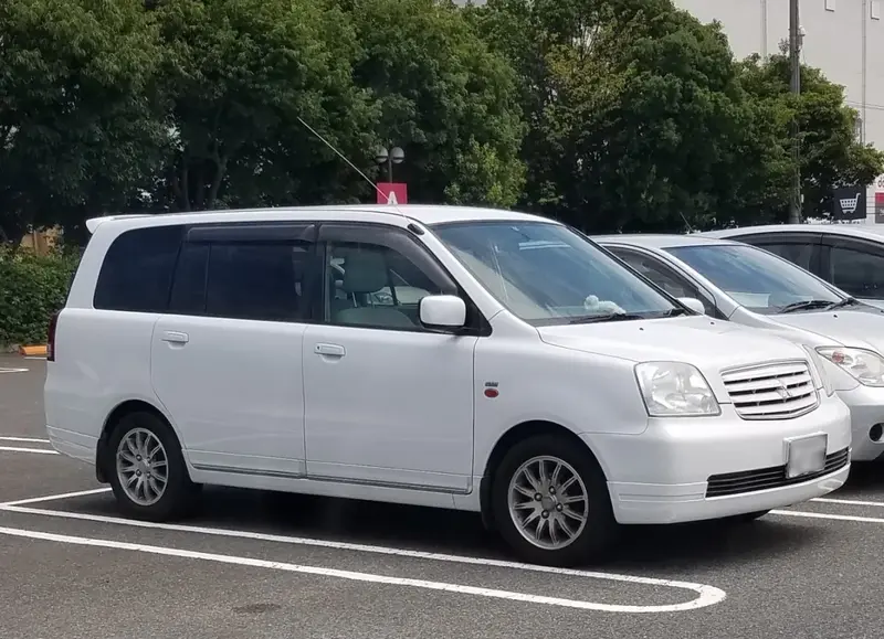 Mitsubishi Dion - 3