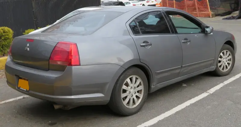Mitsubishi Galant - 2