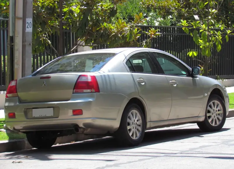 Mitsubishi Galant - 4