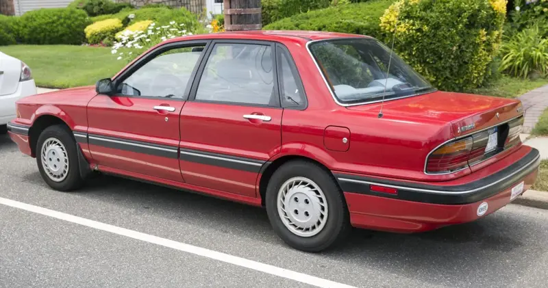 Mitsubishi Galant - 2