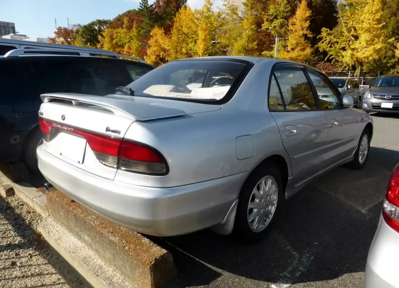 Mitsubishi Galant - 2