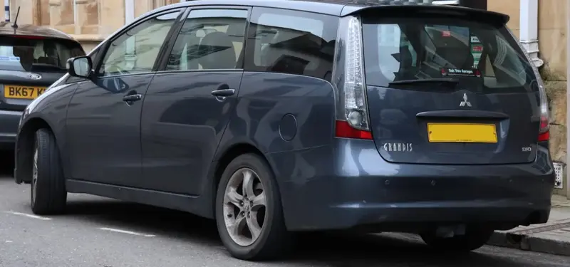 Mitsubishi Grandis - 2