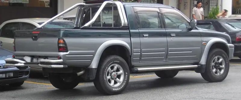Mitsubishi L200 - 4