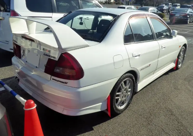 Mitsubishi Lancer Evolution - 4