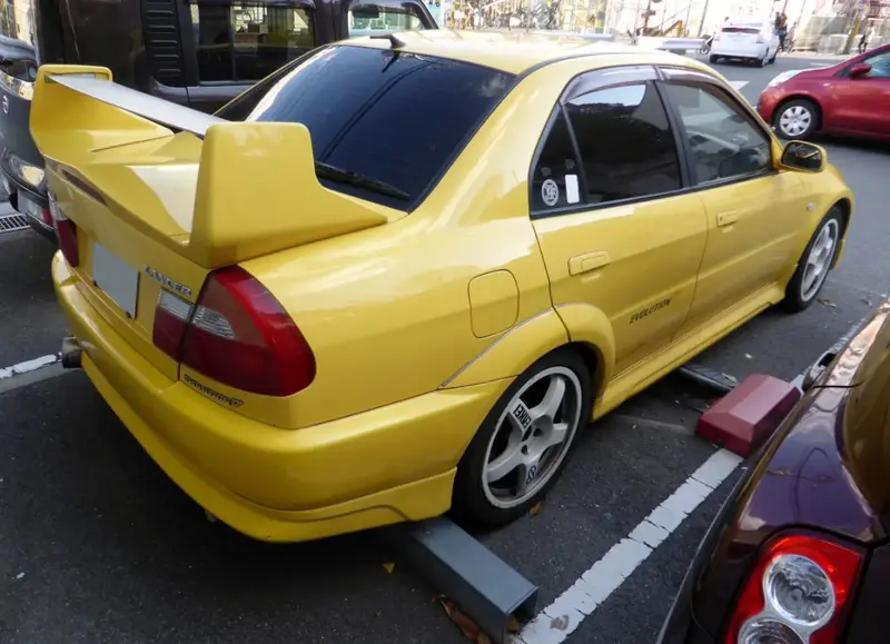 Mitsubishi Lancer Evolution - 5