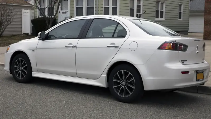 Mitsubishi Lancer - 2