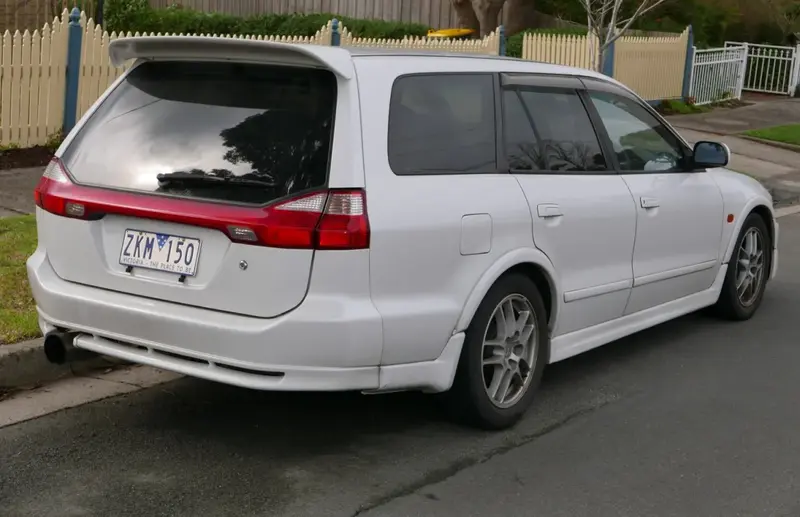 Mitsubishi Legnum - 2