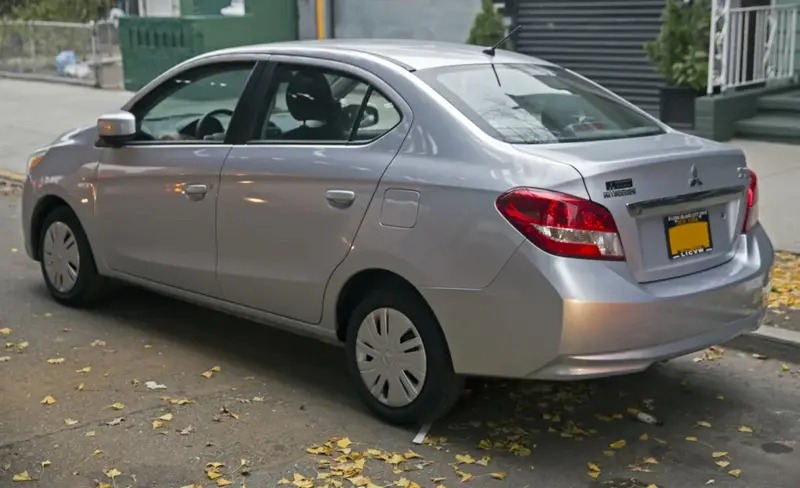 Mitsubishi Mirage - 2