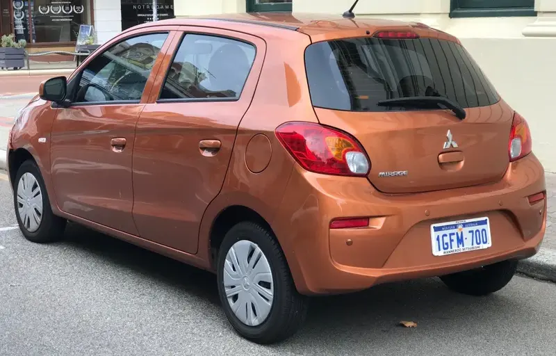 Mitsubishi Mirage - 2