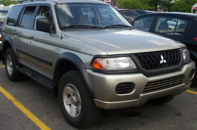 Mitsubishi Montero Sport - 3