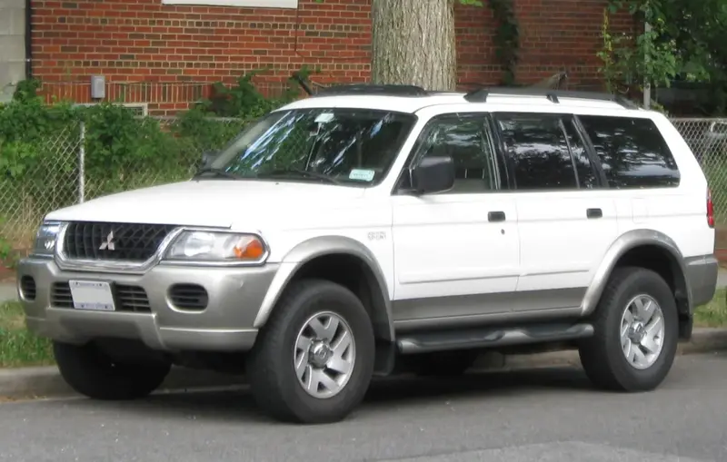 Mitsubishi Montero Sport - 4