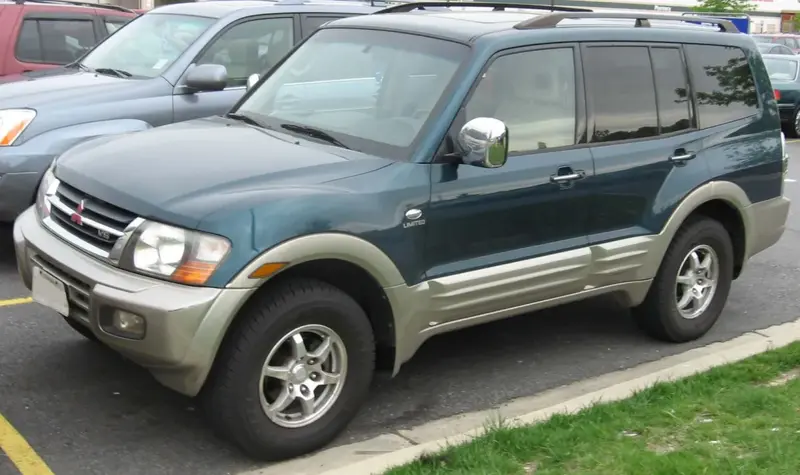 Mitsubishi Montero - 2