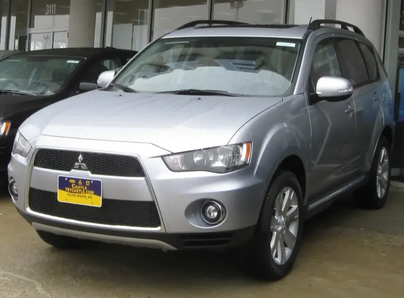 Mitsubishi Outlander - 3