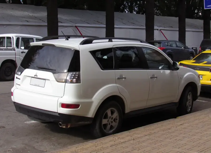 Mitsubishi Outlander - 6