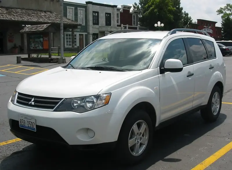 Mitsubishi Outlander - 4