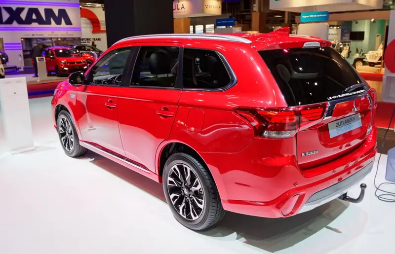 Mitsubishi Outlander - 3