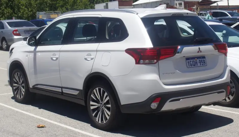 Mitsubishi Outlander - 6
