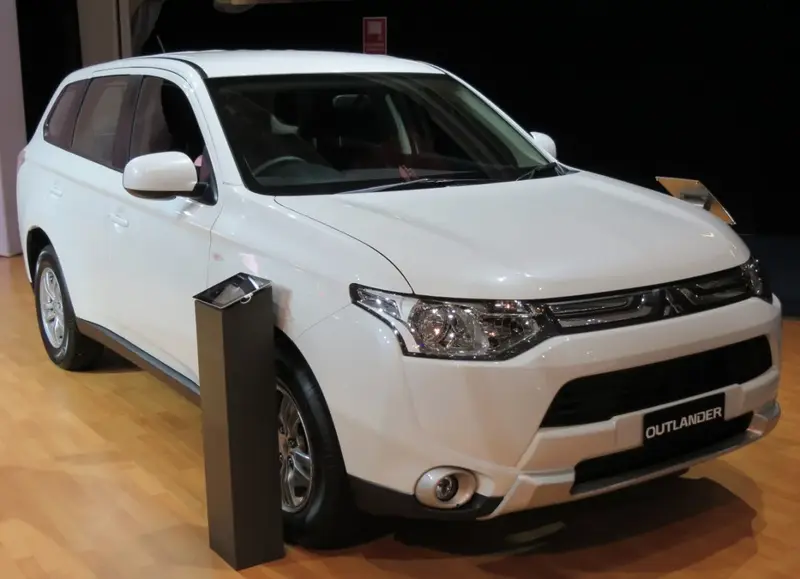 Mitsubishi Outlander - 3