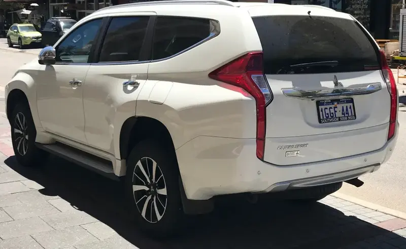 Mitsubishi Pajero Sport - 2
