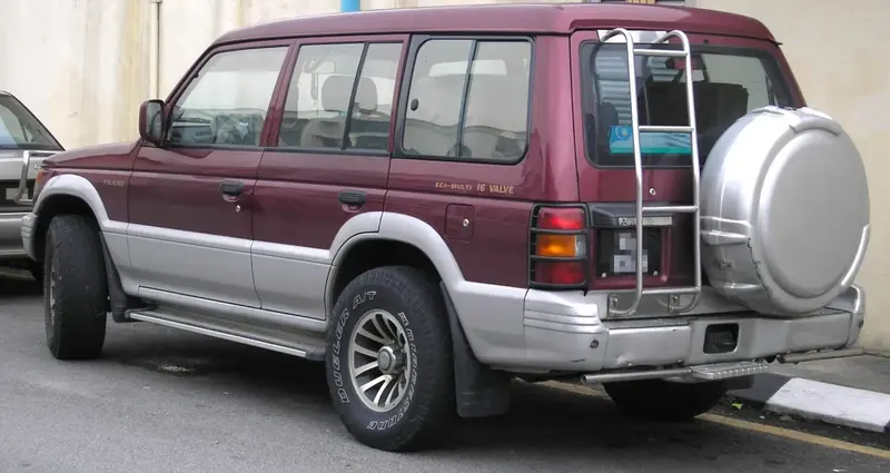Mitsubishi Pajero - 4