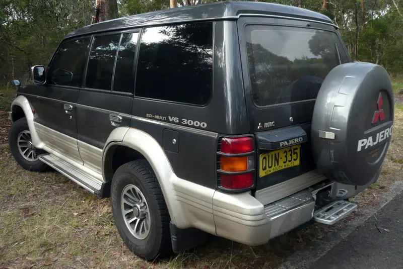 Mitsubishi Pajero - 6