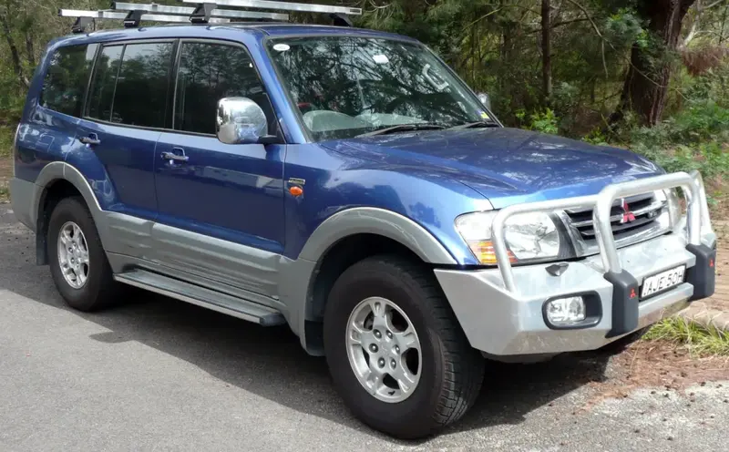 Mitsubishi Pajero - 3