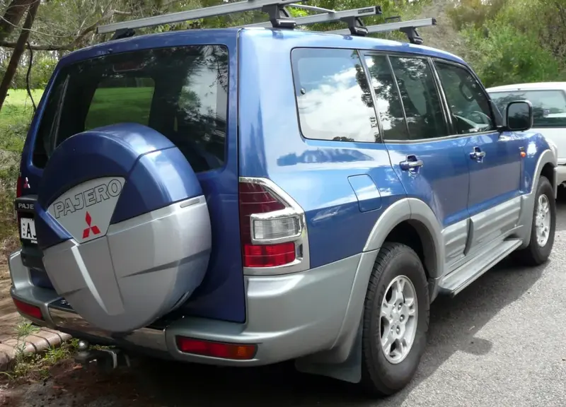 Mitsubishi Pajero - 4