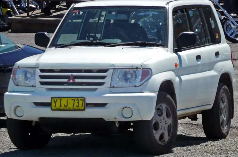 Mitsubishi Pajero - 4