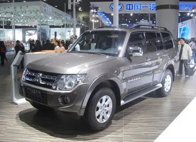 Mitsubishi Pajero Pajero IV (facelift 2012)