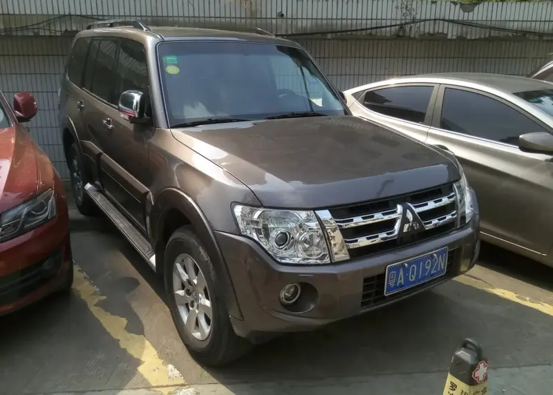 Mitsubishi Pajero - 3