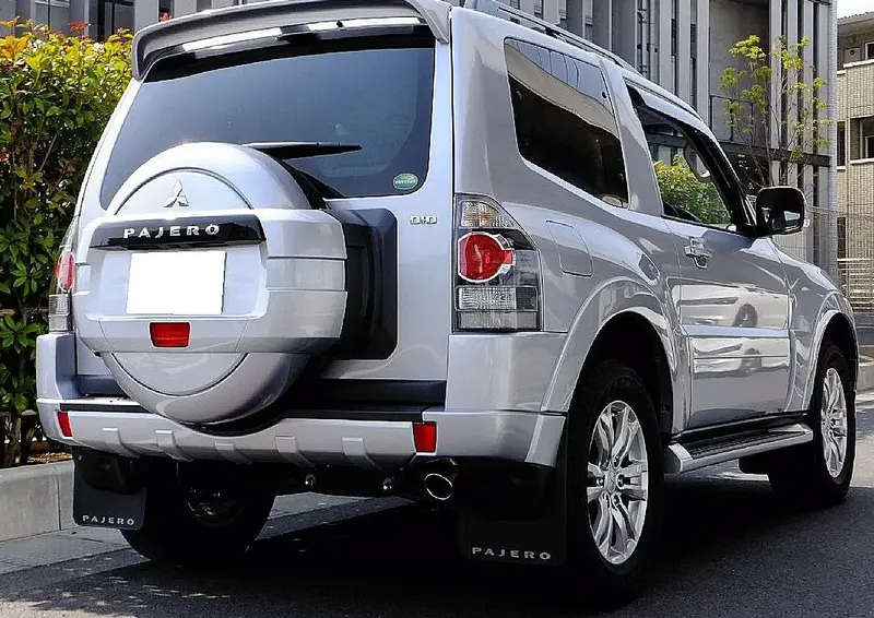 Mitsubishi Pajero - 6