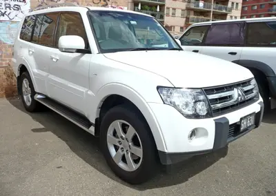Mitsubishi Pajero Pajero IV