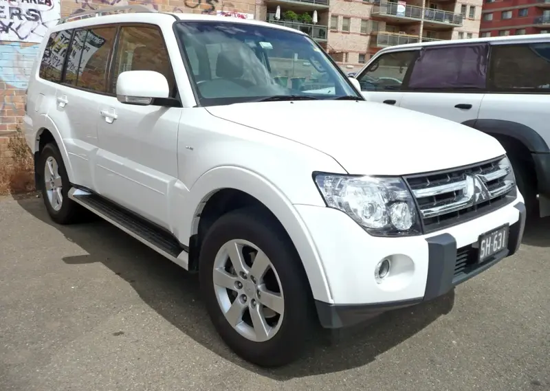 Mitsubishi Pajero Pajero IV