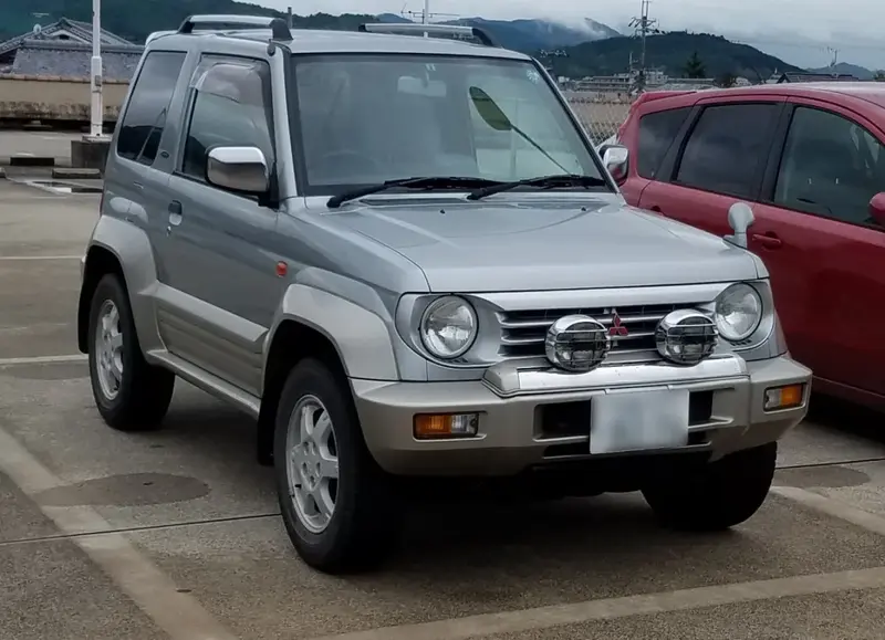 Mitsubishi Pajero - 3