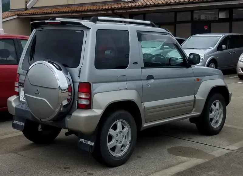 Mitsubishi Pajero - 4