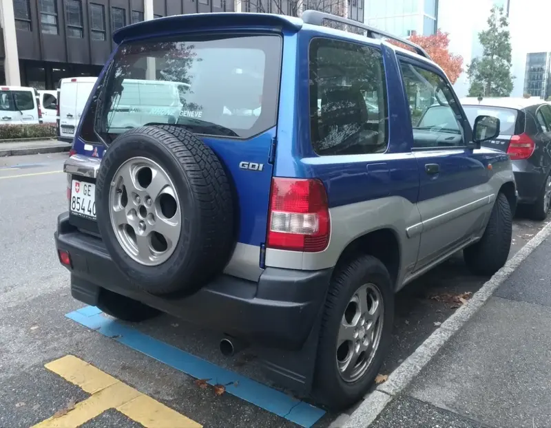 Mitsubishi Pajero - 2