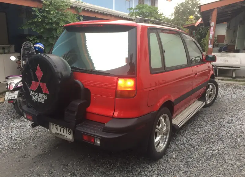 Mitsubishi RVR - 2