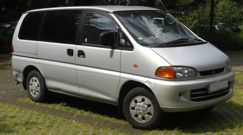 Mitsubishi Space Gear - 2