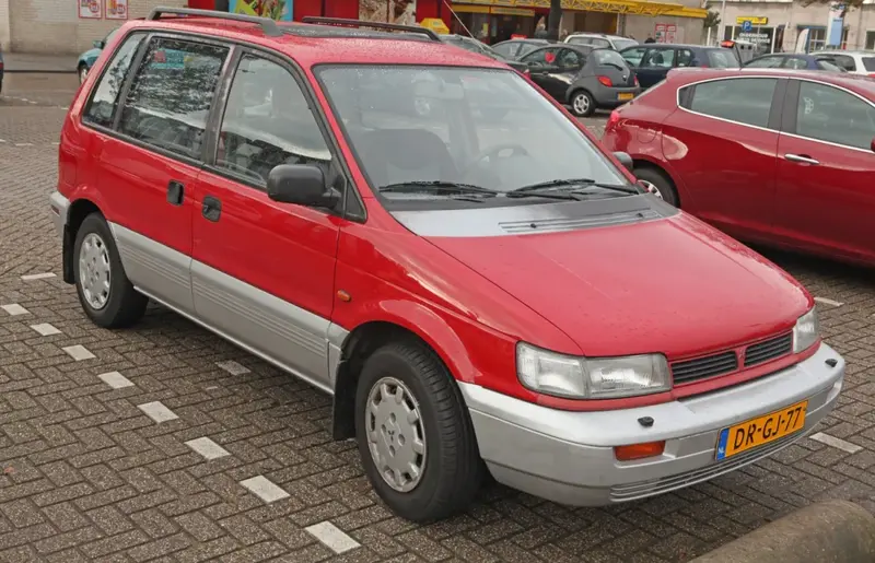 Mitsubishi Space Runner Space Runner (N1_W,N2_W)