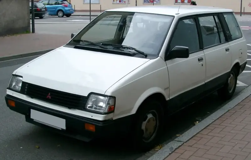 Mitsubishi Space Wagon Space Wagon I