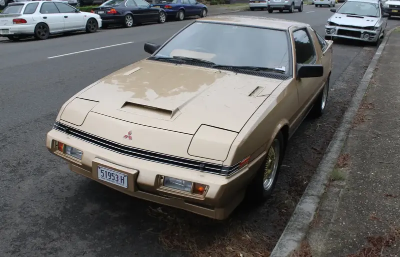 Mitsubishi Starion - 2