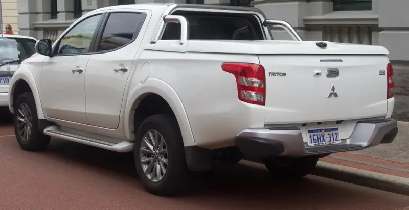 Mitsubishi Triton - 2