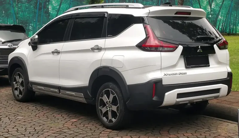 Mitsubishi Xpander - 4